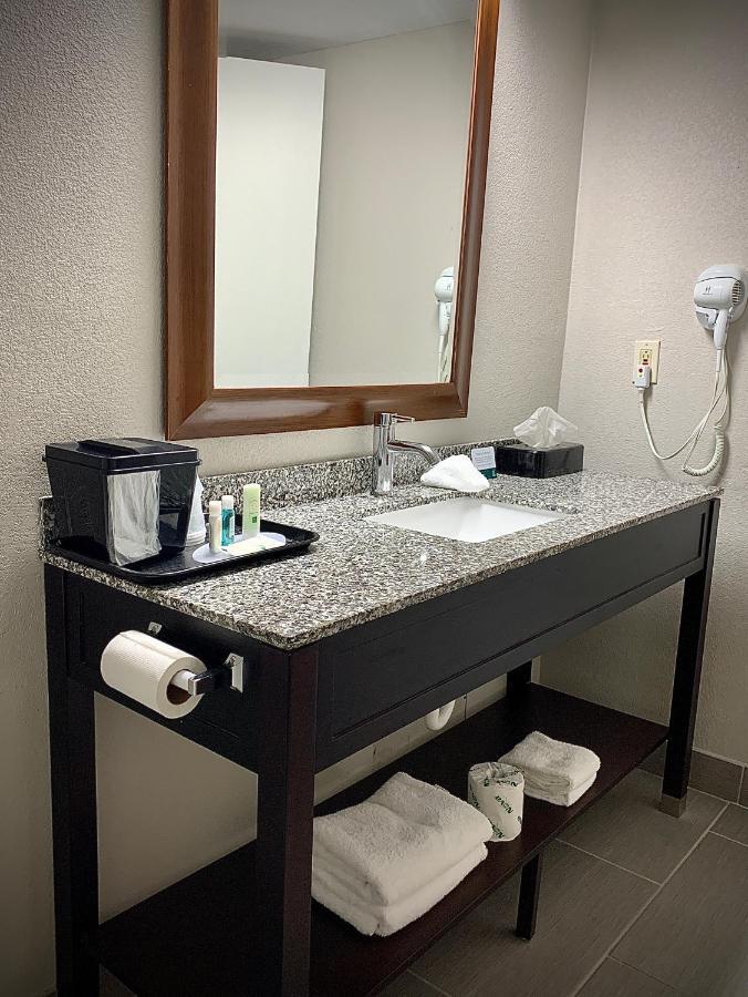 Quality Inn Oklahoma City South Exterior photo
